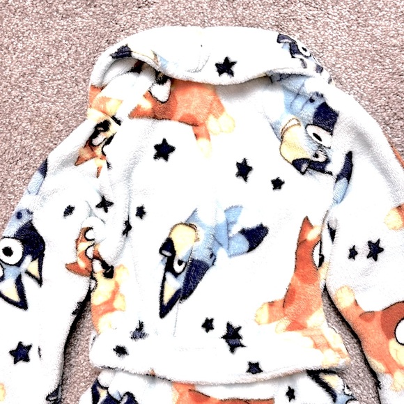 Bluey and Friends Kids Cozy Blue Cartoon Bathrobe Size 5T - Picture 6 of 11